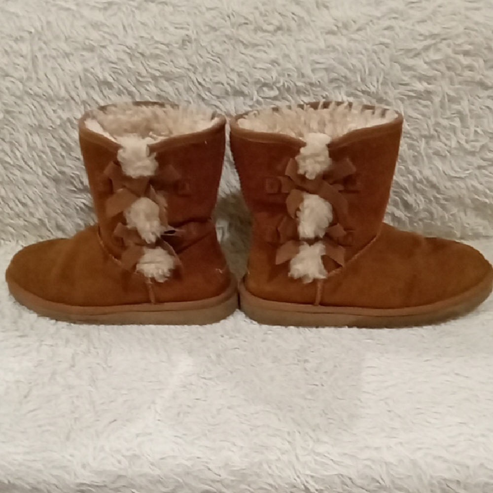 Koolaburra By Ugg Brown and Cream Winter Boots with Bows - Picture 4 of 6